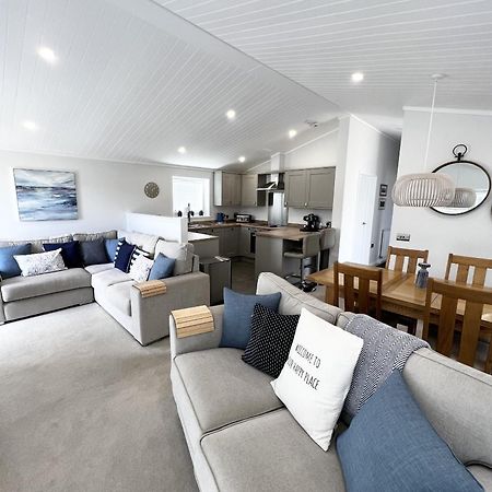 Diddly Squat Lodge With Hot Tub, Pendle View Holiday Park Clitheroe Eksteriør bilde
