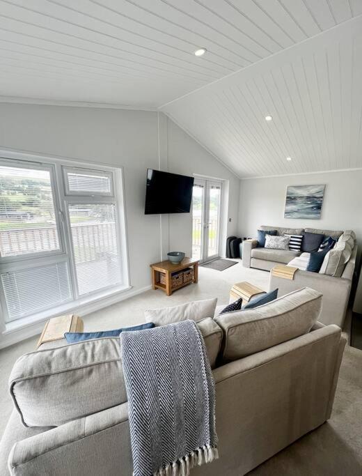 Diddly Squat Lodge With Hot Tub, Pendle View Holiday Park Clitheroe Eksteriør bilde