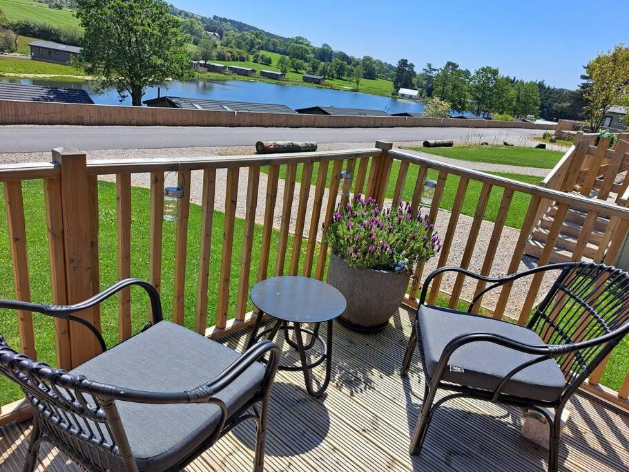 Diddly Squat Lodge With Hot Tub, Pendle View Holiday Park Clitheroe Eksteriør bilde